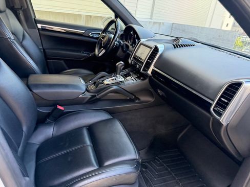 Used 2015 Porsche Cayenne S AWD/4WD image 27
