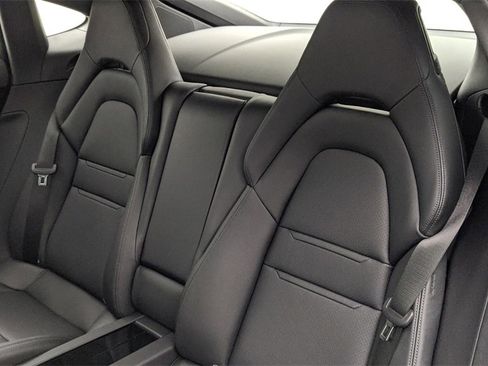 Used 2022 Porsche Panamera 4 image 39