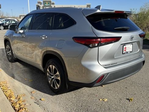 Certified 2022 Toyota Highlander XLE image 47