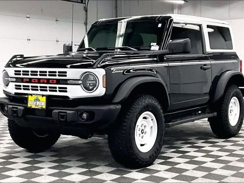 Used 2024 Ford Bronco Heritage Edition AWD/4WD image 13