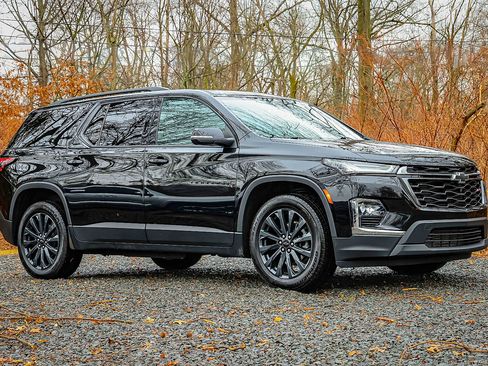 Used 2024 Chevrolet Traverse RS w/ LPO, Floor Liner Package image 16
