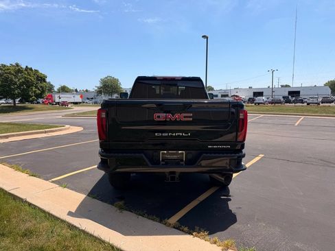 Used 2025 GMC Sierra 2500 Denali w/ Technology Package AWD/4WD image 6