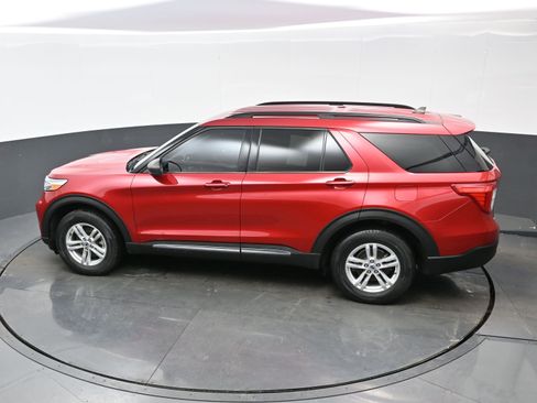 Used 2022 Ford Explorer XLT image 35
