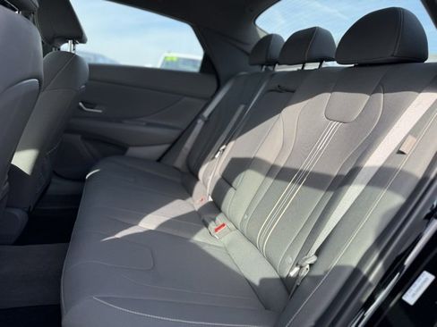 Certified 2025 Hyundai Elantra SEL image 15