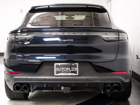 Used 2023 Porsche Cayenne Platinum Edition image 13