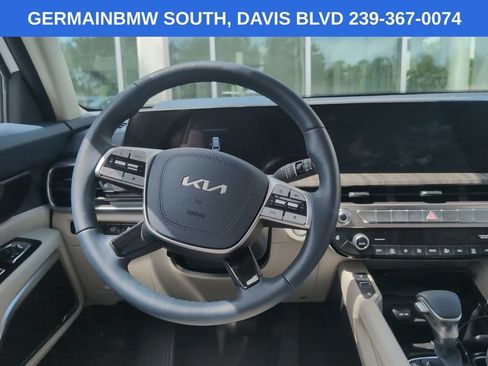 Used 2025 Kia Telluride EX w/ EX Captain's Chair Package AWD/4WD image 33