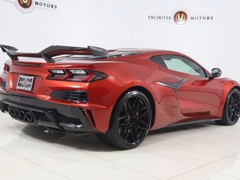 Used 2025 Chevrolet Corvette Z06 w/ Z07 Performance Package RWD image 3