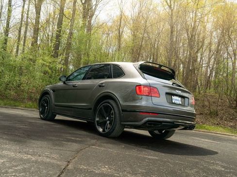 Used 2018 Bentley Bentayga AWD/4WD image 38