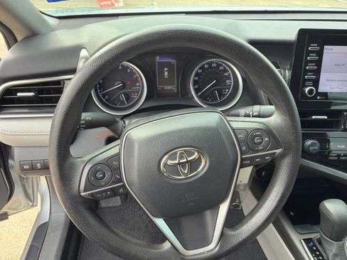 Used 2022 Toyota Camry LE FWD image 13
