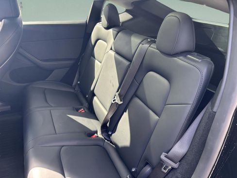 Used 2024 Tesla Model Y Long Range image 31