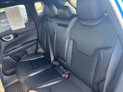 Used 2025 Jeep Compass Trailhawk AWD/4WD image 13
