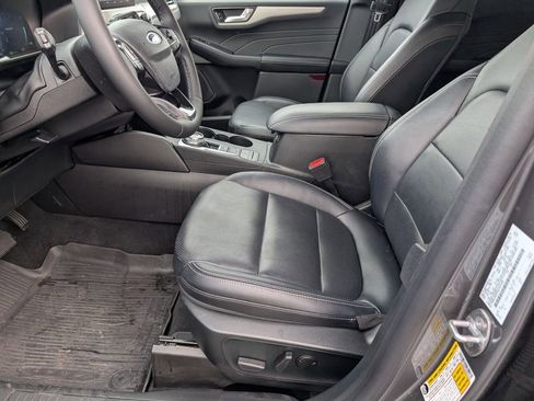 Used 2022 Ford Escape SEL w/ Technology Package image 10