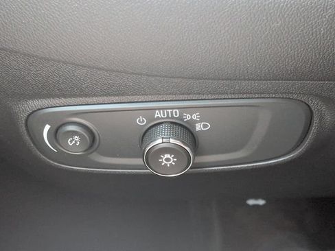 Used 2024 Chevrolet Equinox LT FWD image 21