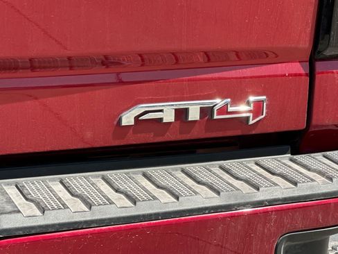 Used 2022 GMC Sierra 2500 AT4 w/ AT4 Premium Plus Package AWD/4WD image 13