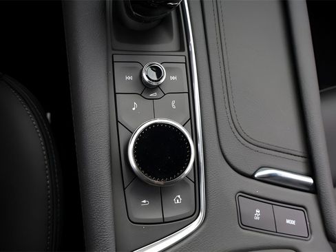 New 2026 Cadillac XT5 Luxury image 24