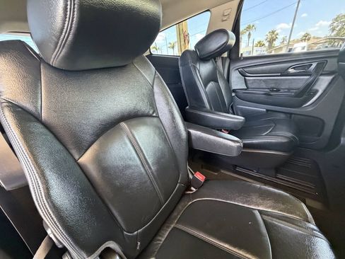 Used 2017 Chevrolet Traverse LT FWD image 20