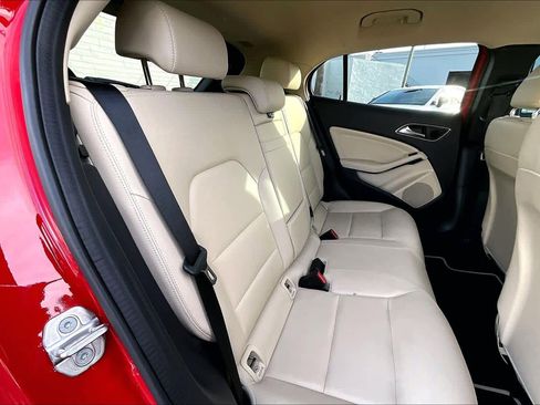 Used 2019 Mercedes-Benz GLA 250 4MATIC image 20