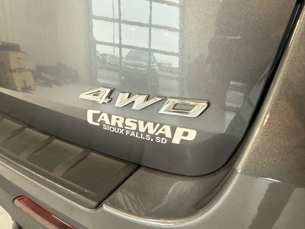 Used 2025 Ford Explorer ST-Line w/ ST-Line Street Pack AWD/4WD image 7