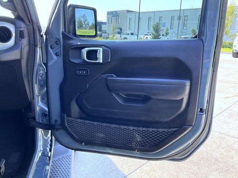 Used 2024 Jeep Wrangler Sport AWD/4WD image 16