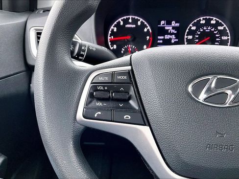 Used 2021 Hyundai Accent SE image 19