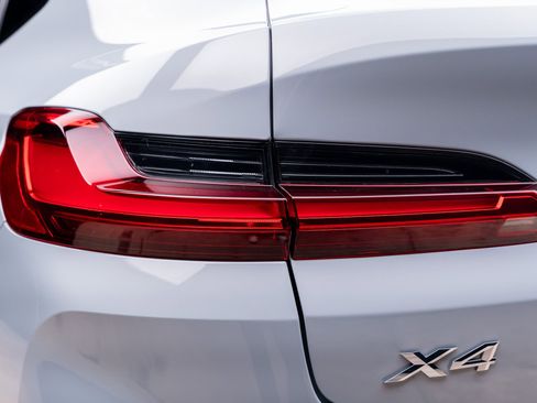 Used 2024 BMW X4 xDrive30i w/ Premium Package image 17