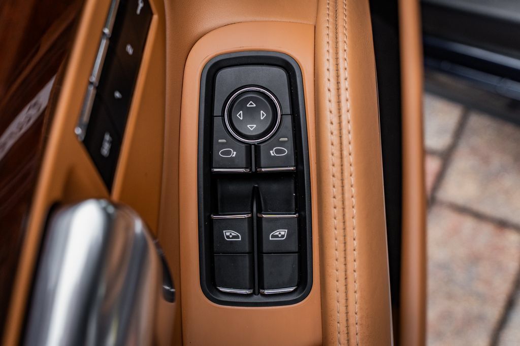 Used 2015 Porsche 911 Turbo AWD/4WD image 20