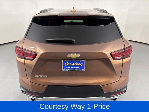 Used 2023 Chevrolet Blazer LT w/ Convenience Package FWD image 9