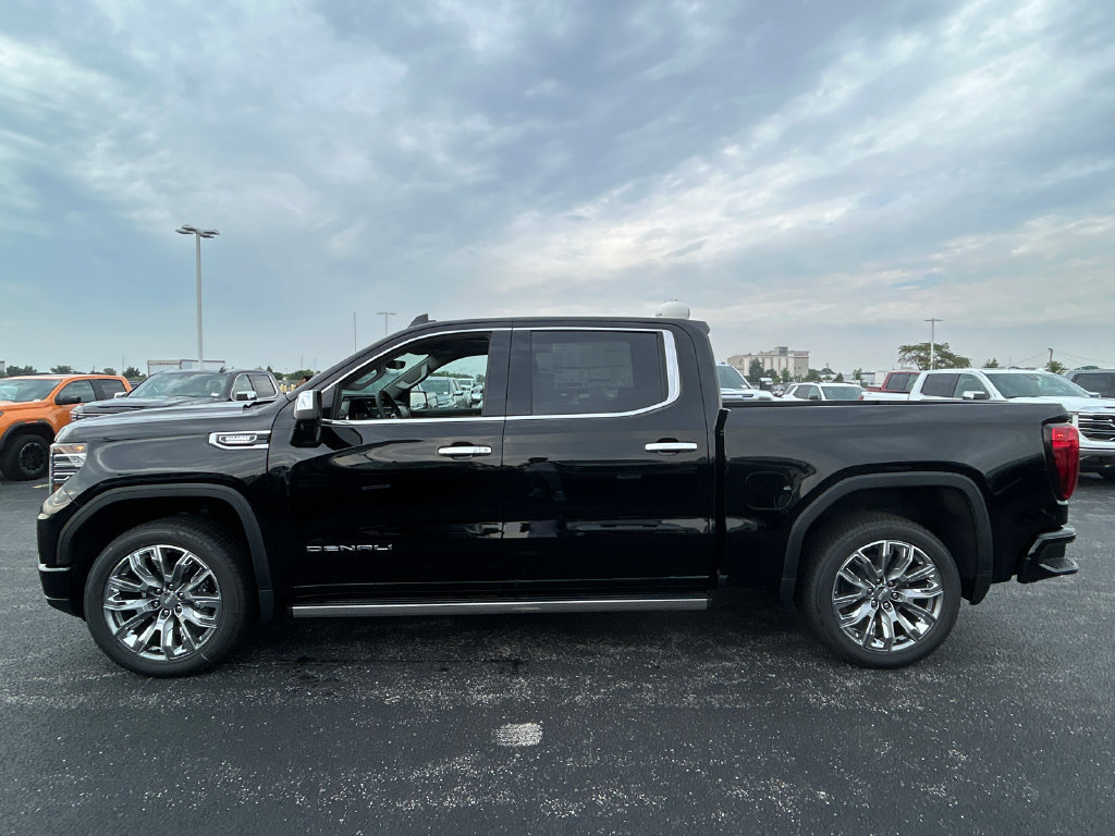 New 2026 GMC Sierra 1500 Denali w/ Denali Reserve Package AWD/4WD image 11