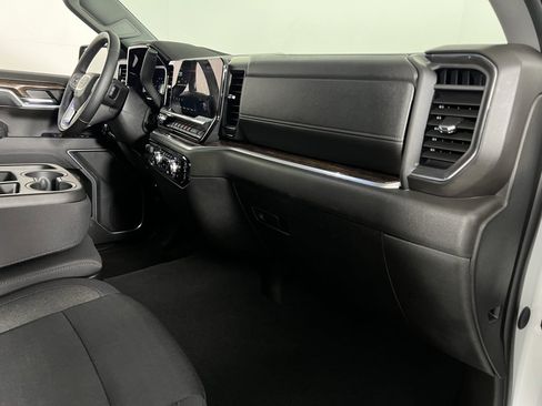 Used 2024 GMC Sierra 1500 SLE image 27