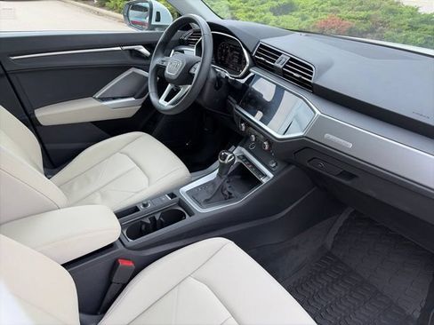 Used 2025 Audi Q3 2.0T Premium Plus AWD/4WD image 5