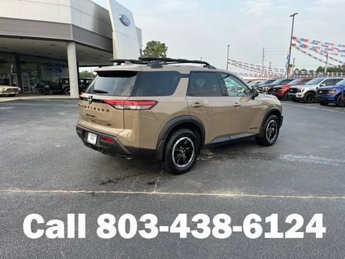 Used 2024 Nissan Pathfinder Rock Creek AWD/4WD image 3
