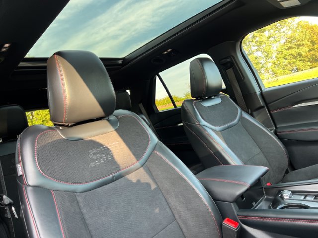 Used 2026 Ford Explorer ST w/ Sun And Sound Package AWD/4WD image 39