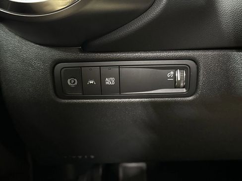 Used 2026 Chevrolet Equinox EV LT FWD image 19