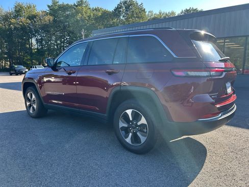 Used 2023 Jeep Grand Cherokee image 11