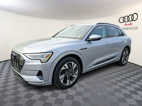 Used 2023 Audi e-tron Premium w/ Convenience Plus Package AWD/4WD image 3