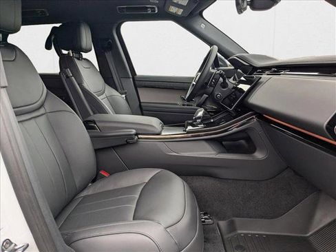 New 2025 Land Rover Range Rover Sport Dynamic SE image 17