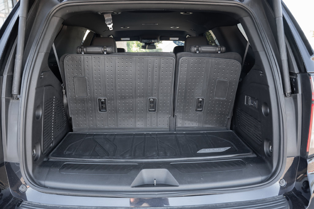 Used 2024 Chevrolet Tahoe LT w/ Luxury Package AWD/4WD image 42
