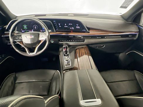 Used 2023 Cadillac Escalade ESV Premium Luxury AWD/4WD image 30