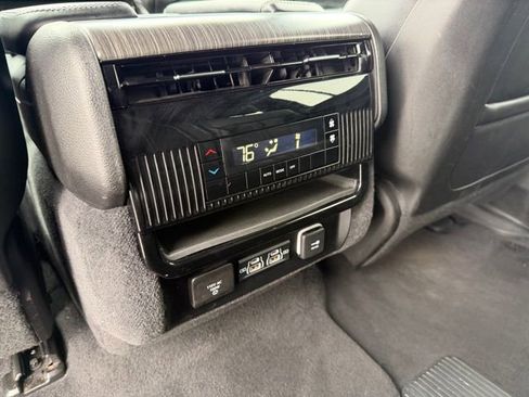 Used 2024 Jeep Wagoneer Series II w/ Flexible Seating Group AWD/4WD image 21
