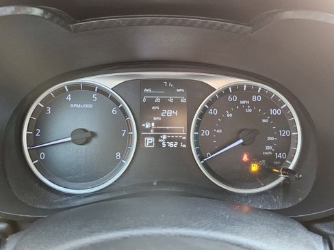 Used 2020 Nissan Versa S image 14