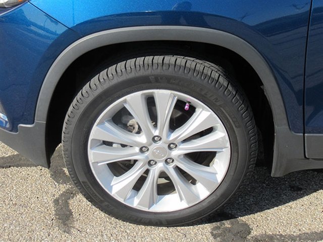 Used 2019 Chevrolet Trax Premier AWD/4WD image 11