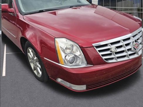 Used 2011 Cadillac DTS Luxury image 5