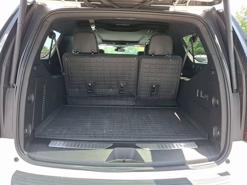 Used 2024 GMC Yukon XL AT4 AWD/4WD image 31