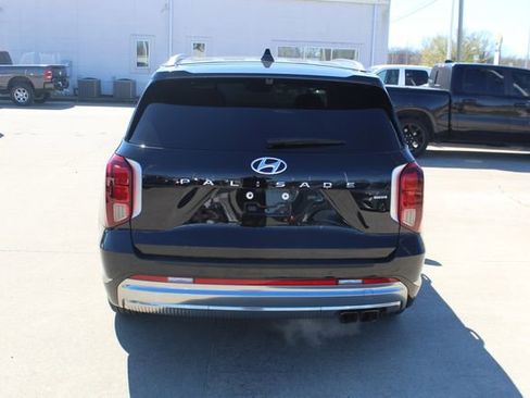 Used 2024 Hyundai Palisade Calligraphy image 4