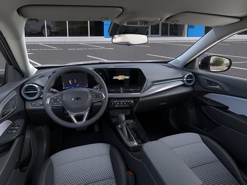 New 2026 Chevrolet Trax LT w/ Driver Confidence Package FWD image 15
