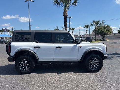 Used 2023 Ford Bronco Badlands image 6