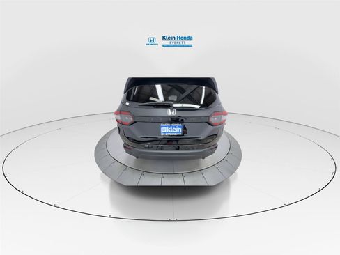 Certified 2025 Honda Pilot Sport image 9