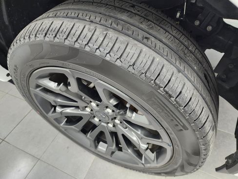 Used 2025 RAM 1500 Limited AWD/4WD image 3