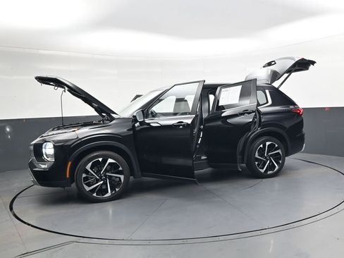 Used 2024 Mitsubishi Outlander SE image 43