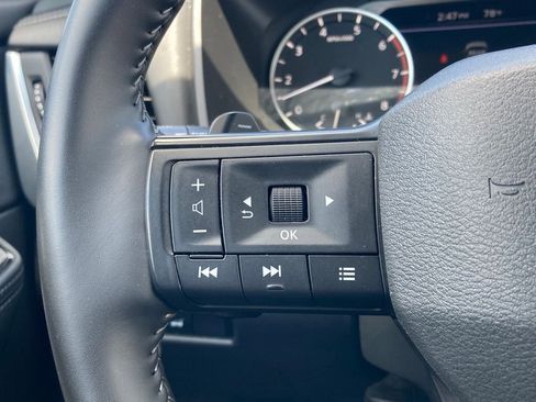 Used 2025 Nissan Rogue SV image 14